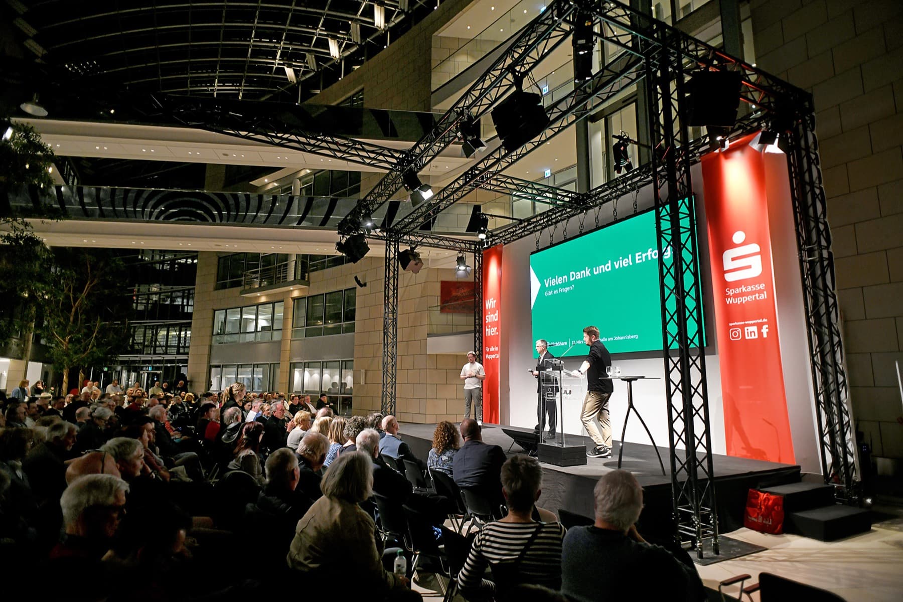 Vortrag von ClubShare vor vollem Saal bei einer Infoveranstaltung für Vereine